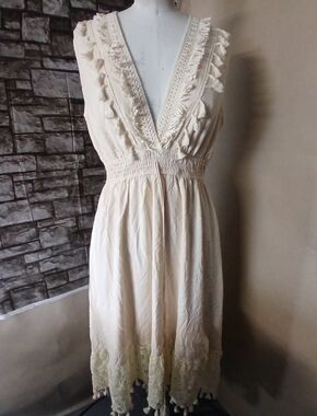 Cupshe Cream Lace-Trim Tassel Chemise Women's Summer Outdoor Wear.